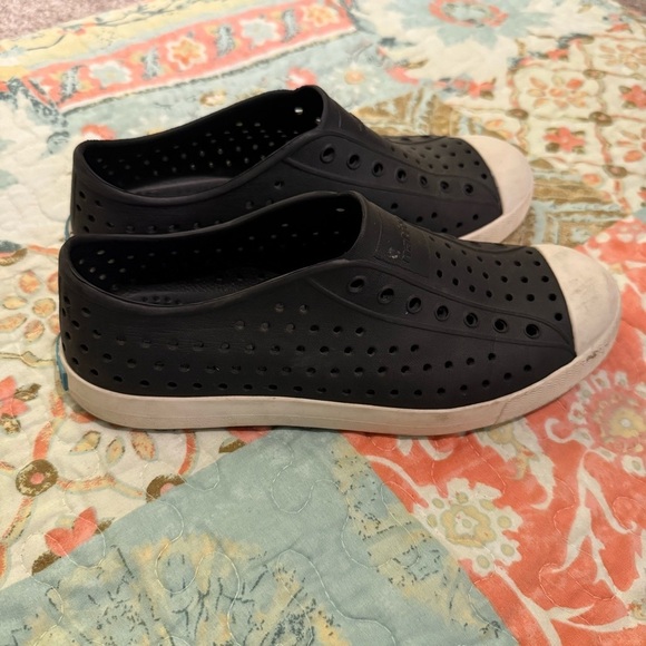 Native Shoes Black and White Water Shoes Slip-On - Picture 4 of 11